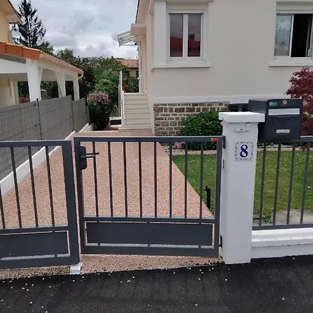 Chez Papinette, Proche Gare Et Centre, Pdj Compris Apartment Niort Exterior photo